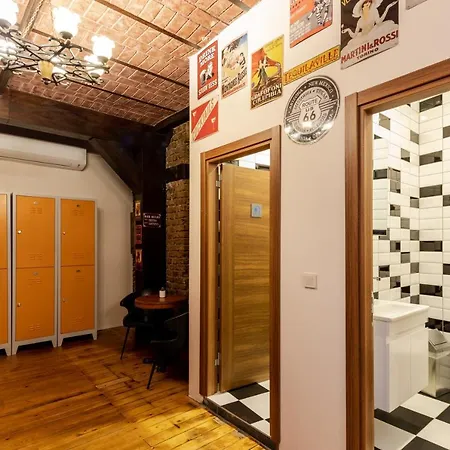 Sanat Taksim אכסניה
