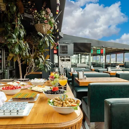 Sanat Taksim بيت شباب اسطنبول