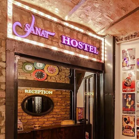 Sanat Taksim Hostel