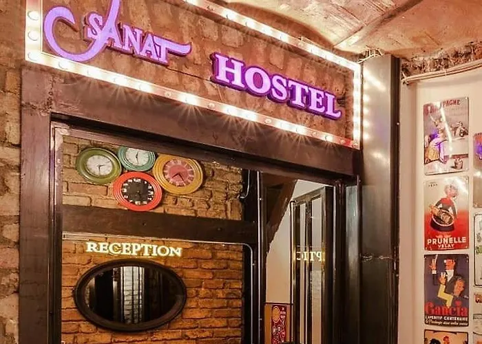 Sanat Taksim Hostel